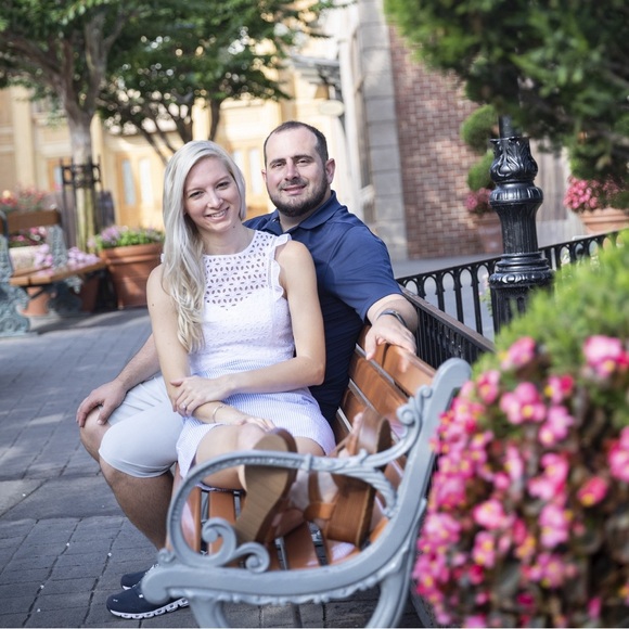 Lilly Pulitzer Maya White and Blue Seersucker
Shift Dress Sz 00 - Picture 4 of 9